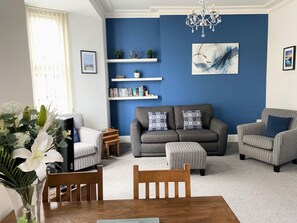 TV - 2 Bed in Tenby (oc-fb036) (Tenby)