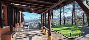 Outdoor dining - Corina's Place Bologna Villa (Bologna)