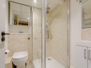 Bathroom - 6 Bed in Blandford Forum (oc-80549) (Milborne Saint Andrew)