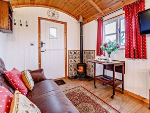 Living area - 1 Bed in Shrewsbury (oc-80587) (Leighton)