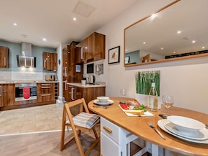 Microwave, oven, high chair, cookware/dishes/utensils - 1 Bed in Tenby (oc-fb052) (Tenby)