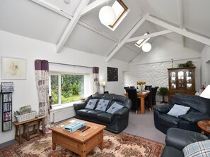 TV, fireplace - 3 Bed in Templeton (oc-fb045) (Kilgetty/Begelly)