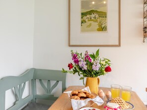 Dining - 2 Bed in Pembroke (oc-fb101) (Freshwater East)