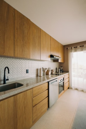 Deluxe Apartment, Private Pool | Private kitchen - Dto Palmas Piscina priv. Bahías Huatulco (Crucecita)