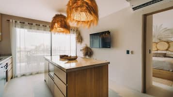Deluxe Apartment, Private Pool | Interior