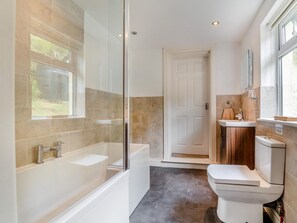 Bathroom - 2 Bed in Llangammarch Wells (oc-bn059) (Treflys)