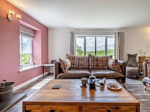 TV, fireplace - 5 Bed in Builth Wells (oc-bn153) (Duhonw)