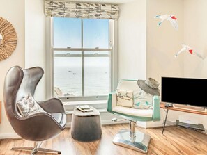 TV - 2 Bed in Tenby (oc-fb110) (Tenby)