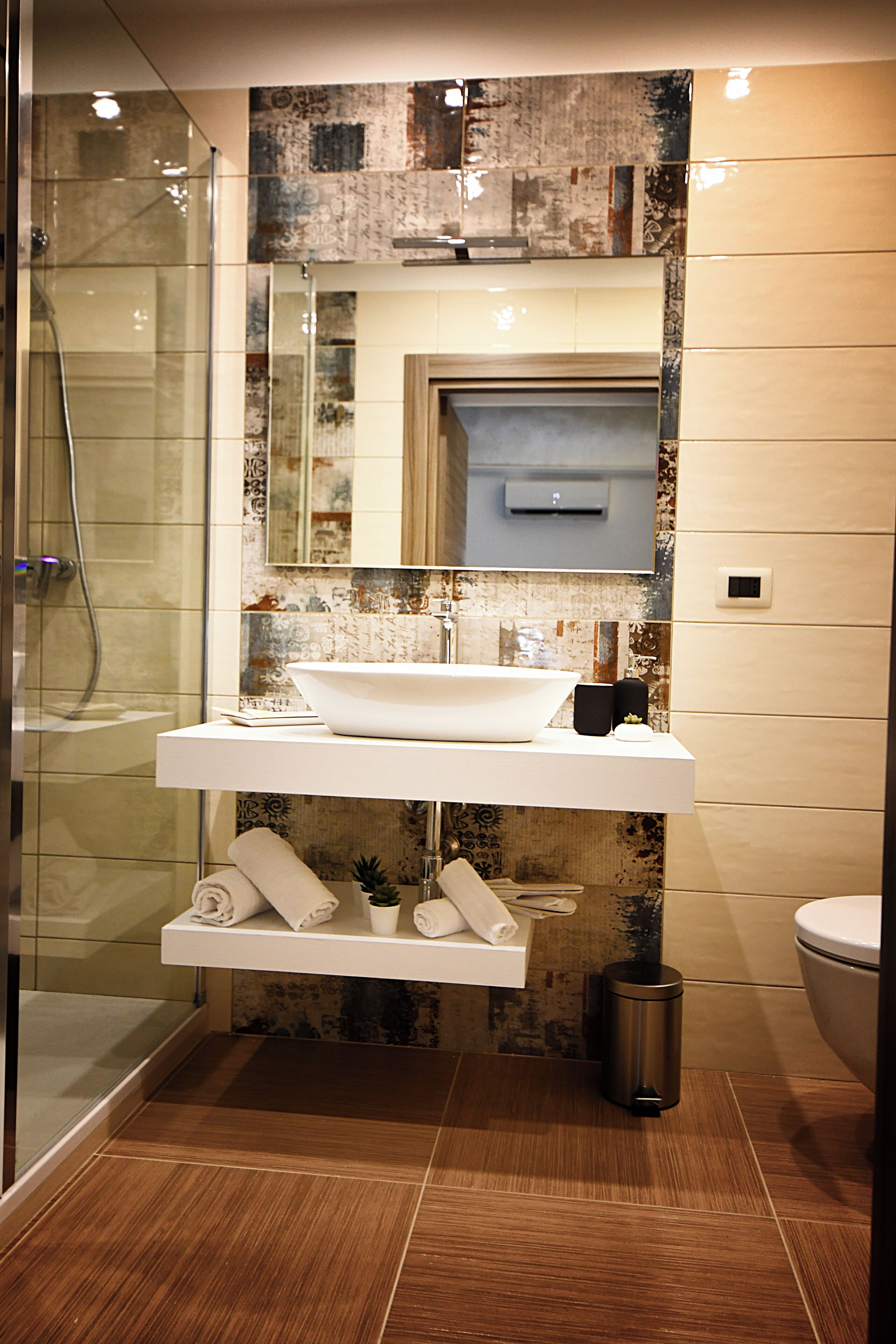 Doppia Luxury | Bagno | Set di cortesia gratuito, asciugacapelli, asciugamani, sapone