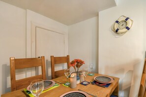 Dining - 1 Bed in Tenby (oc-fb162) (Tenby)