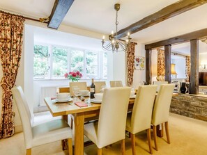 Dining - 4 Bed in Abergavenny (oc-bn243) (Llanfoist)