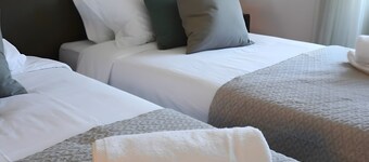 Casa de São Roque 1 – Beachfront Apartment for 6 Guests
