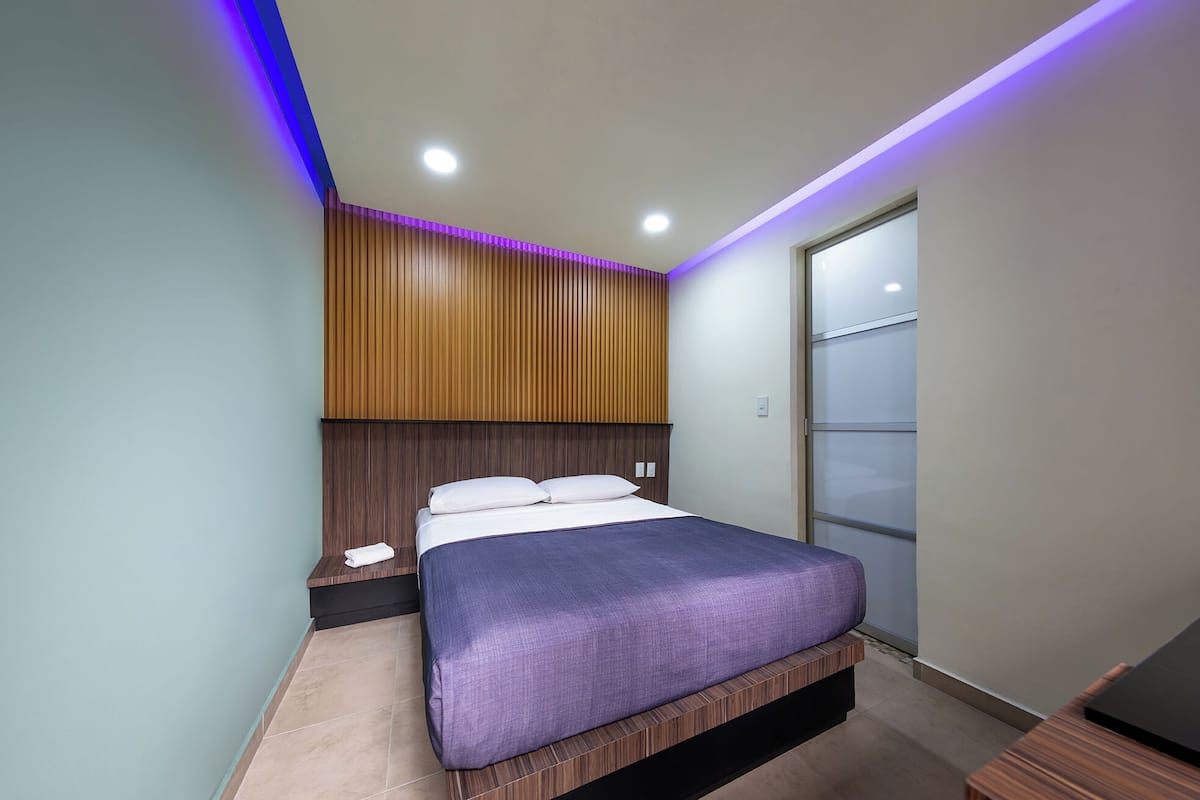 Quarto solteiro básico | Wi-Fi de cortesia