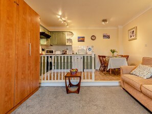 Interior - 1 Bed in Tenby (oc-fb125) (Tenby)