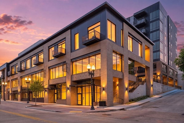 Exterior - Gay Street Getaway | Prime Location in Knoxville (Knoxville)