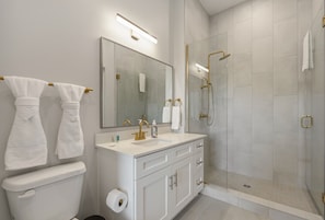 Bathroom - Gay Street Getaway | Prime Location in Knoxville (Knoxville)