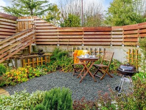 Outdoor dining - 1 Bed in Launceston (oc-80275) (Boyton)