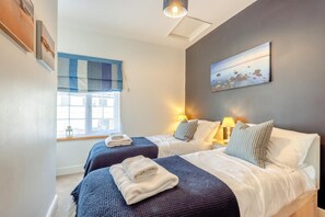 3 bedrooms, travel cot, free WiFi, bed sheets - 3 Bed in Bideford (oc-79552) (Bideford)