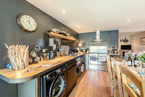 Private kitchen - 3 Bed in Bideford (oc-79552) (Bideford)