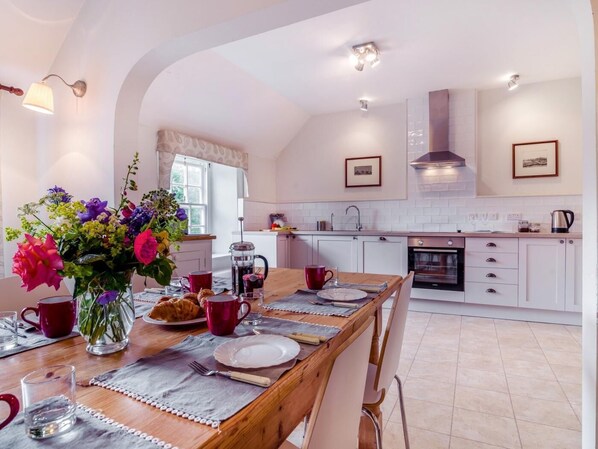 Private kitchen - 4 Bed in Llanwrtyd Wells (oc-bn261) (Treflys)