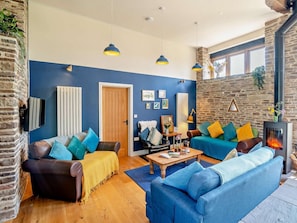 TV, fireplace - 4 Bed in Brecon (oc-bn182) (Talgarth)