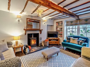 TV, fireplace - 5 Bed in Cartmel (oc-80332) (Cartmel)