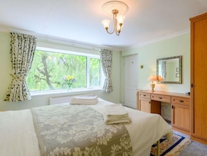Bügeleisen/Bügelbrett, Reisekinderbett, kostenloses WLAN, Bettwäsche