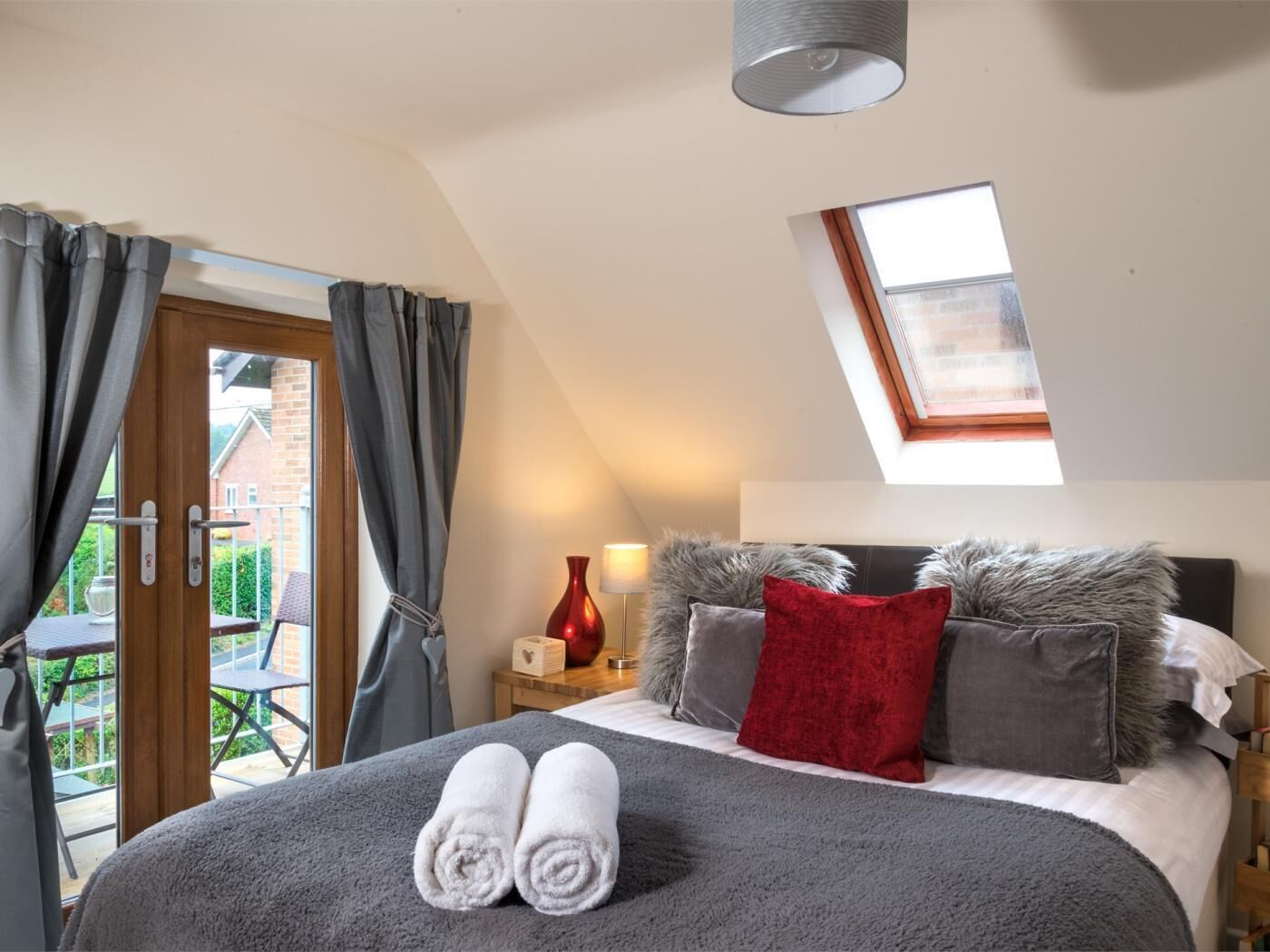 1 dormitorio, cuna de viaje, wifi gratis y ropa de cama