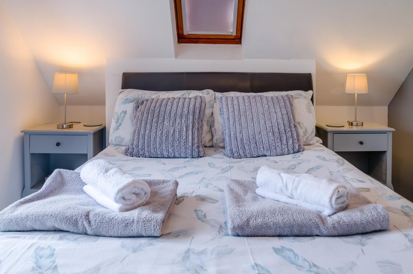 1 bedroom, travel cot, free WiFi, bed sheets