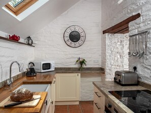 Dishwasher, cookware/dishes/utensils