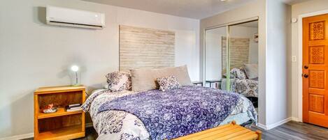 1 bedroom, desk, iron/ironing board, WiFi