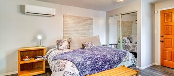 Bosque Farms Cottage w Patio, Grill & Fire Pit