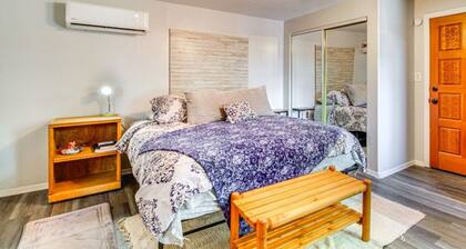 Bosque Farms Cottage w Patio, Grill & Fire Pit