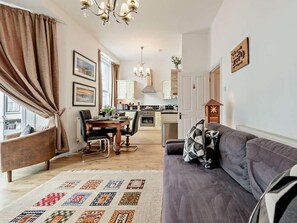 Living area - 2 Bed in Tenby (oc-fb288) (Tenby)