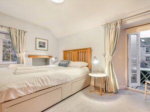 Room - 2 Bed in Tenby (oc-fb303) (Tenby)