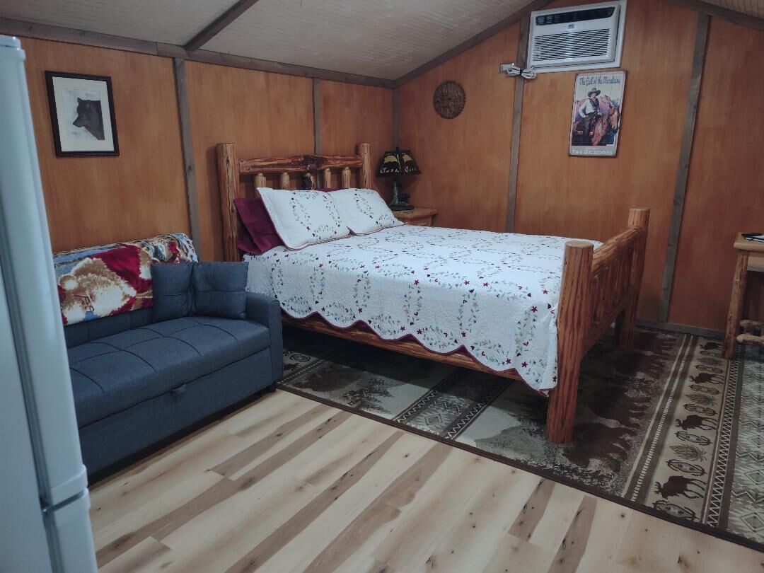 Lone Wolf Cabin At Wolf Haven Cabins - Wyoming