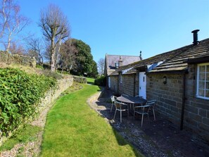 Outdoor dining - 3 Bed in Sheffield (oc-81249) (Sheffield)