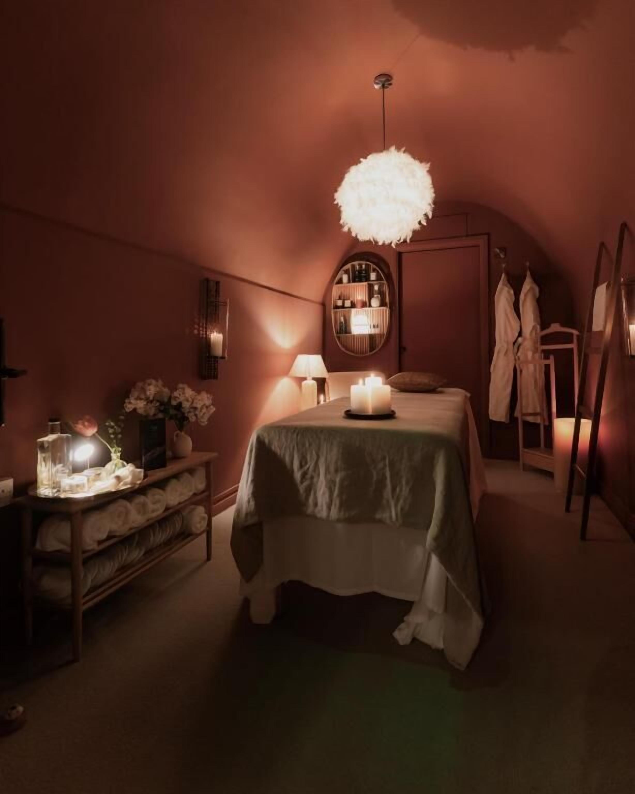 Sauna, body treatments, aromatherapy, deep-tissue massages
