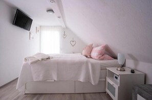 Room - Vrbo Property (Scheidegg)