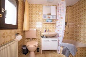 Bathroom - Vrbo Property (Scheidegg)
