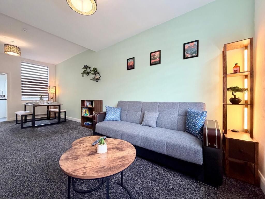 House, 3 Bedrooms, Kitchen, Garden Area | Living area