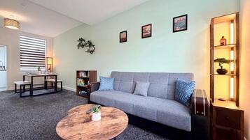 House, 3 Bedrooms, Kitchen, Garden Area | Living area