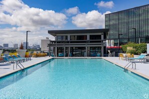 Outdoor pool - Modern Luxe Condo in West Midtown Atlanta (Atlanta)