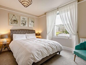 Travel crib, WiFi (free), bed sheets - 4 Bed in Brixham (oc-81367) (Brixham)