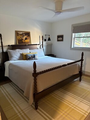 4 habitaciones, tabla de planchar con plancha, wifi y ropa de cama 