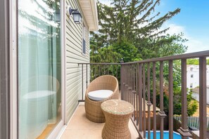 Property grounds - Spacious Designer Large Home Near NYC with, Private Balcony, Fast Wifi Sleeps 12 (Jersey City)