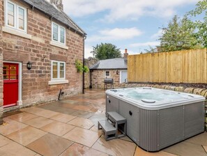 Terrace/patio - 4 Bed in Matlock (oc-82198) (Cromford)