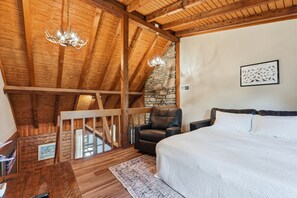 5 camere, una scrivania, ferro/asse da stiro, culla da viaggio