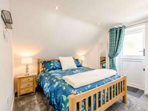 WiFi (free), bed sheets