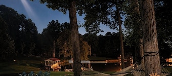 Northampton Cove - Waterfront Lake Home & Game Room